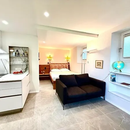 Ceresio & Cipresso In The Heart Of Gandria 盧加諾