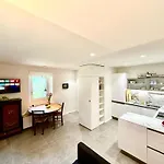 Apartment Ceresio & Cipresso In The Heart Of Gandria Lugano