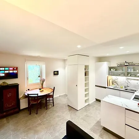 Apartament Ceresio & Cipresso In The Heart Of Gandria Lugano
